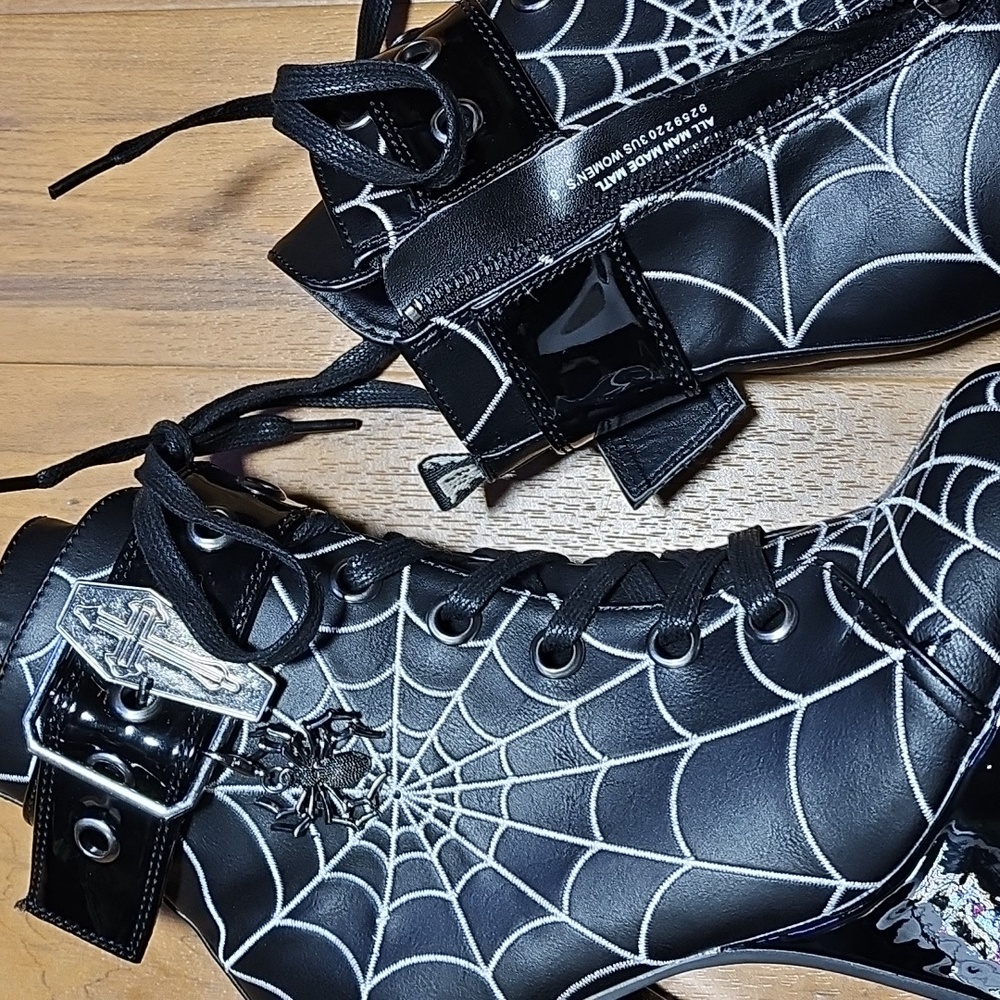 Demonia Spiderweb Torment Boots - Picture 10 of 11
